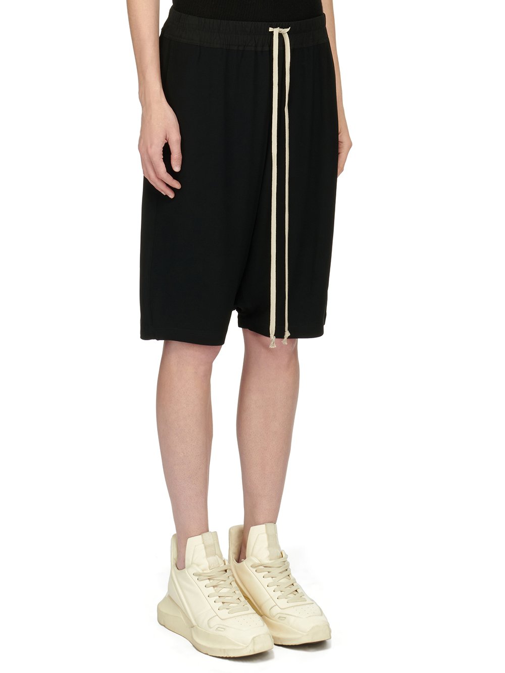 RICK OWENS FOREVER PODS SHORTS IN BLACK CADY CREPE. 