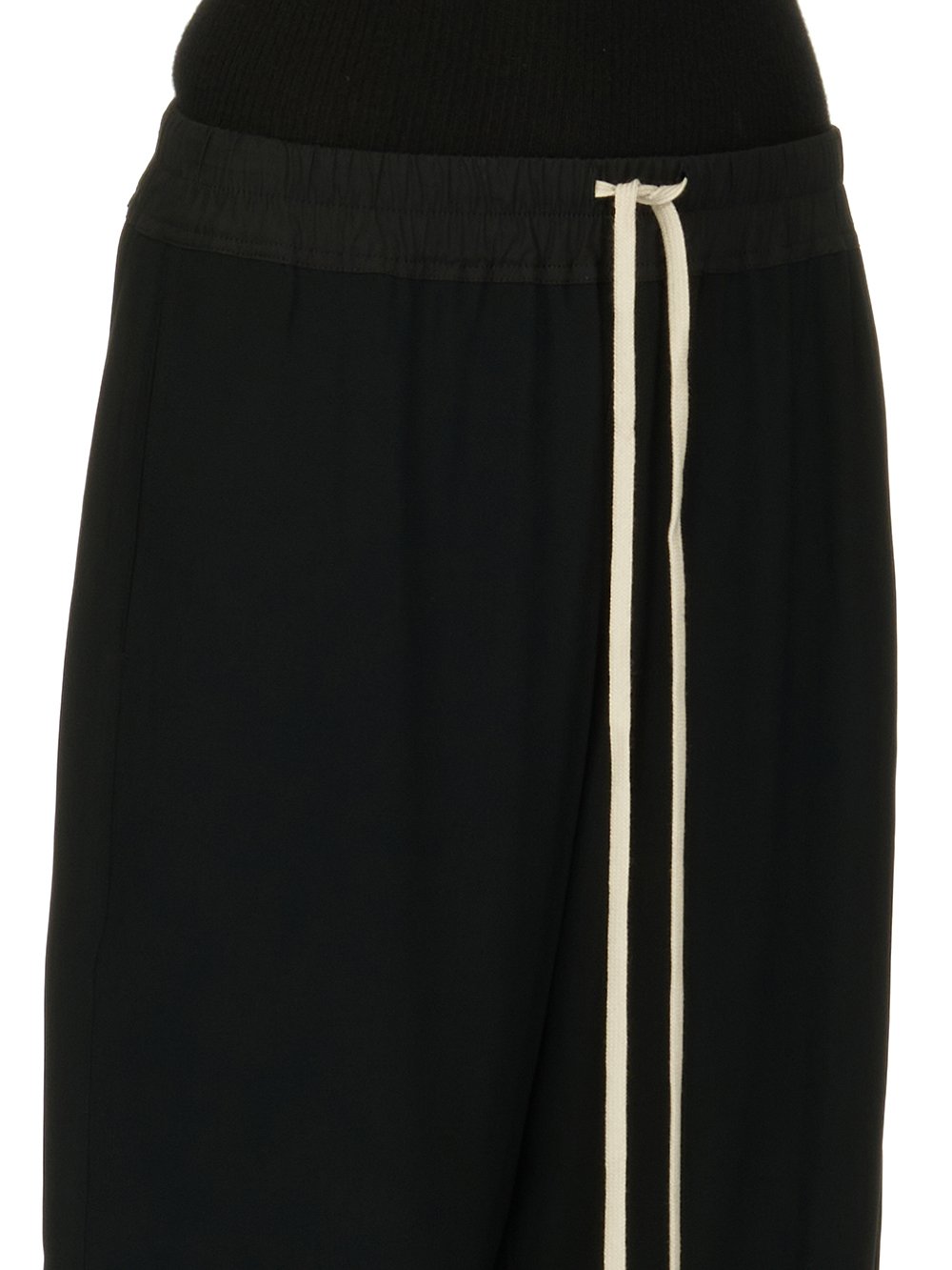 RICK OWENS FOREVER PODS SHORTS IN BLACK CADY CREPE. 