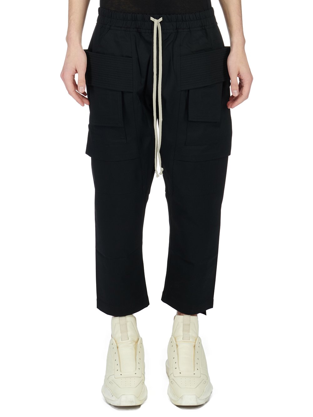 RICK OWENS FW23 LUXOR CREATCH CARGO CROPPED DRAWSTRING IN BLACK COTTON TWILL