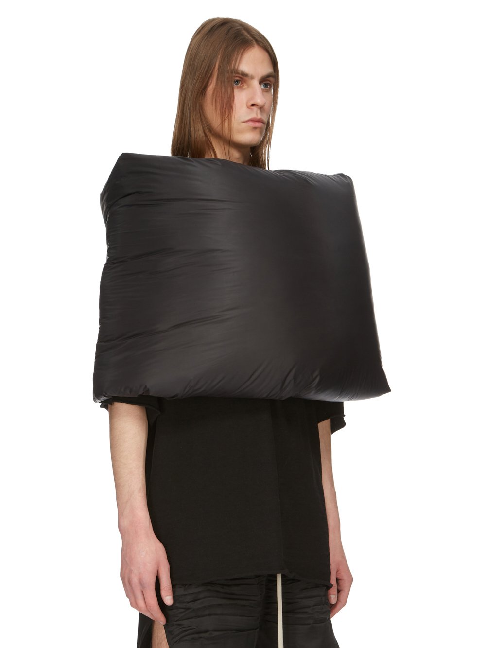 RICK OWENS FW23 LUXOR RUNWAY DONUT COWL IN BLACK RECYCLED NYLON