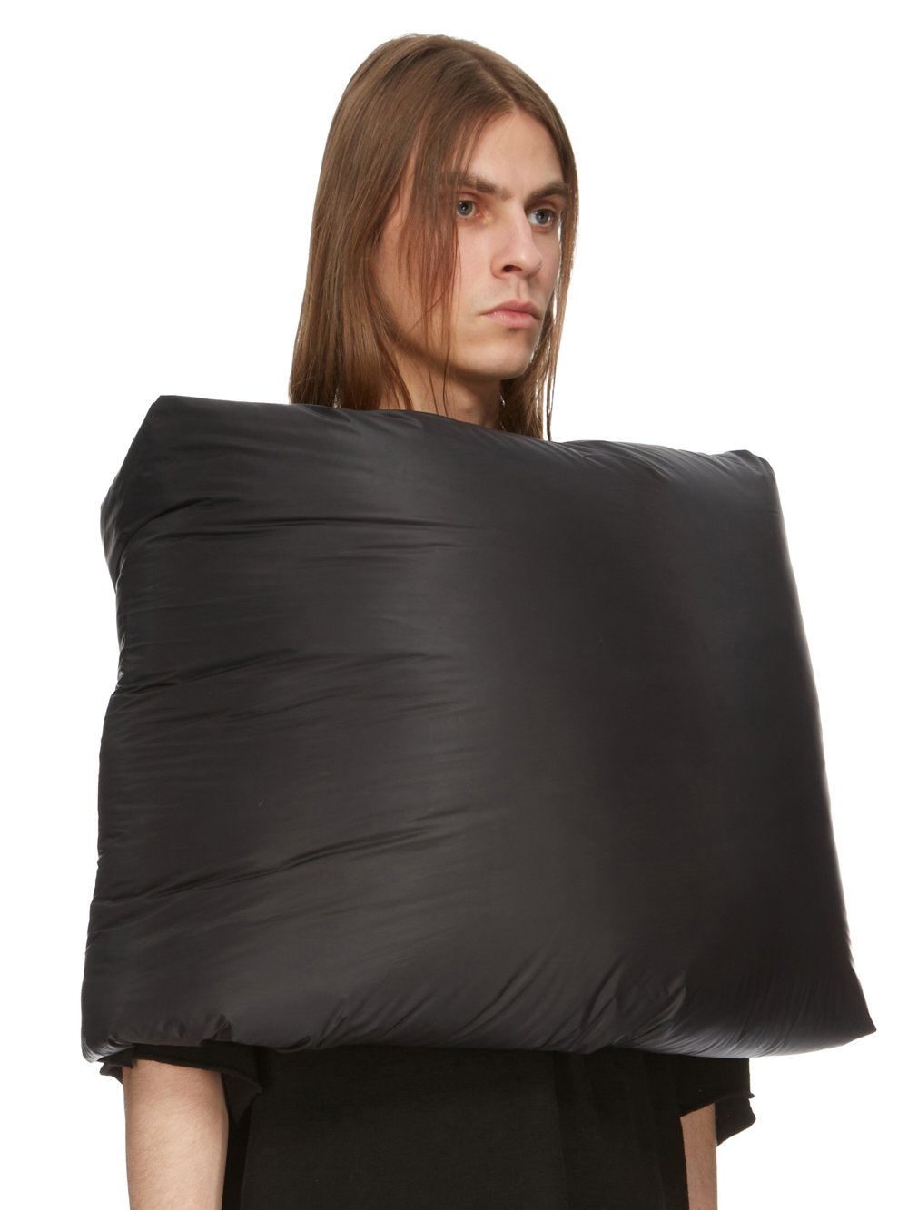 RICK OWENS FW23 LUXOR RUNWAY DONUT COWL IN BLACK RECYCLED NYLON