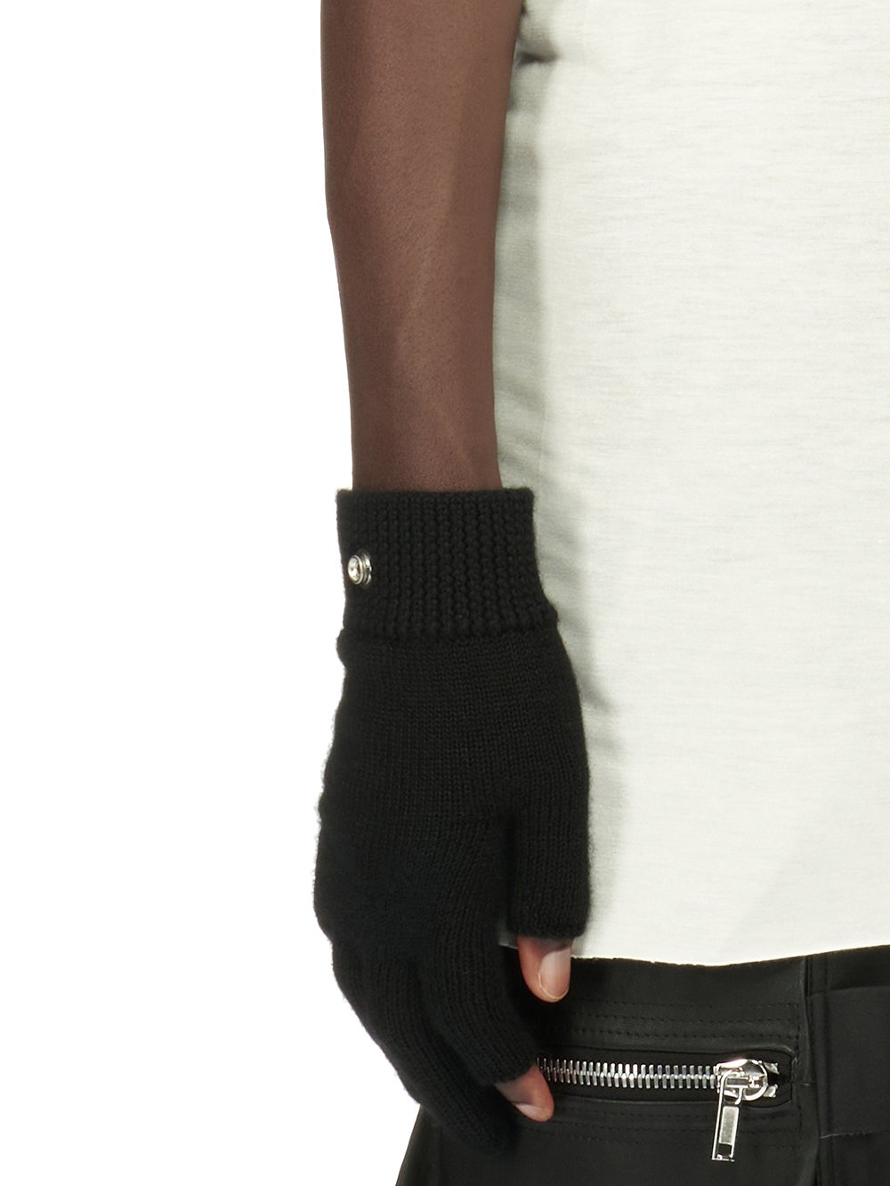 RICK OWENS FW23 LUXOR TOUCHSCREEN GLOVES IN BLACK LIGHTWEIGHT RASATO KNIT